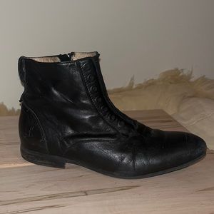 Fluevog Begin Conga W8.5 Black Leather
